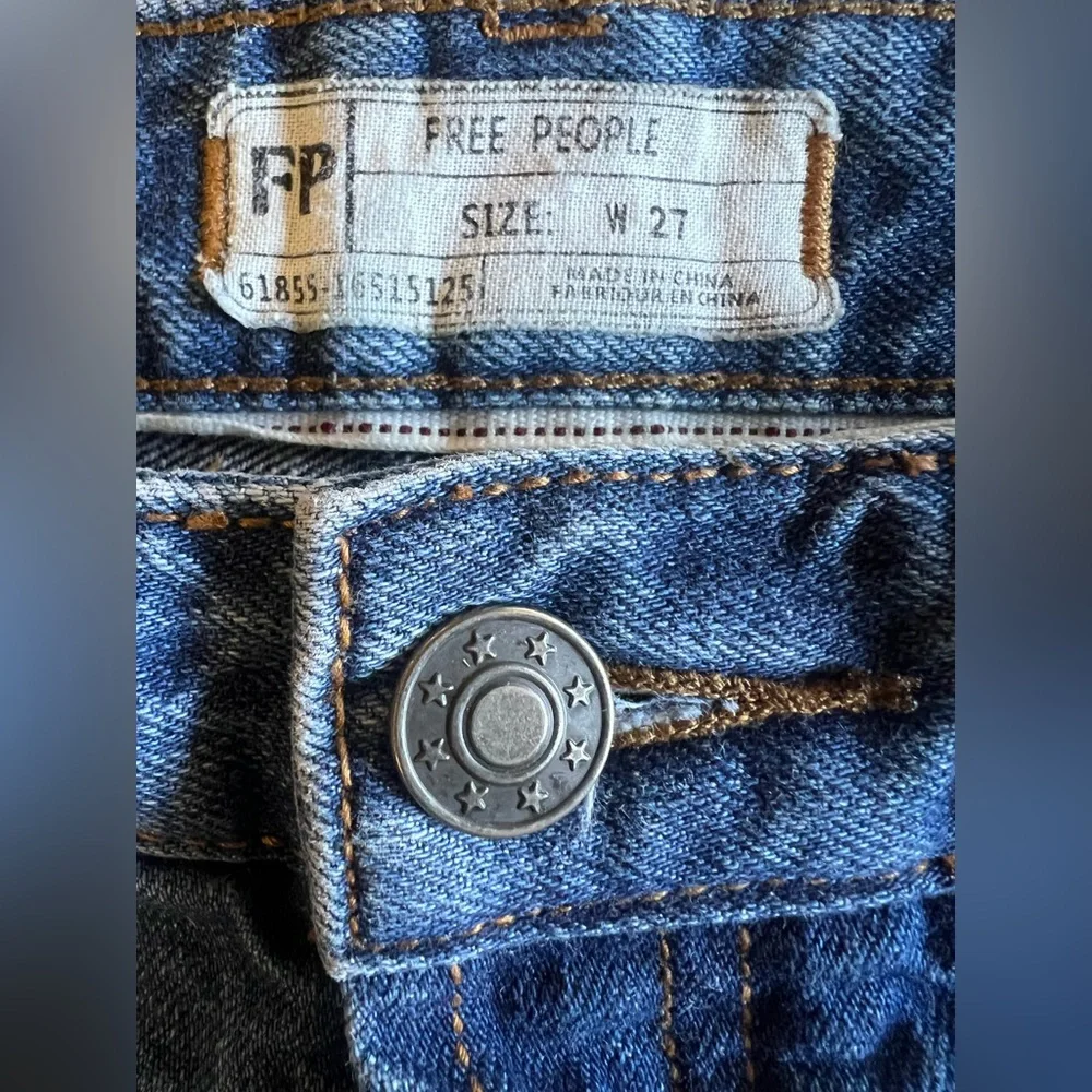 Free People FP Women’s Boho Button-Fly Cut Off Denim Jean Shorts Sz 27 High-Rise - Picture 2 of 9